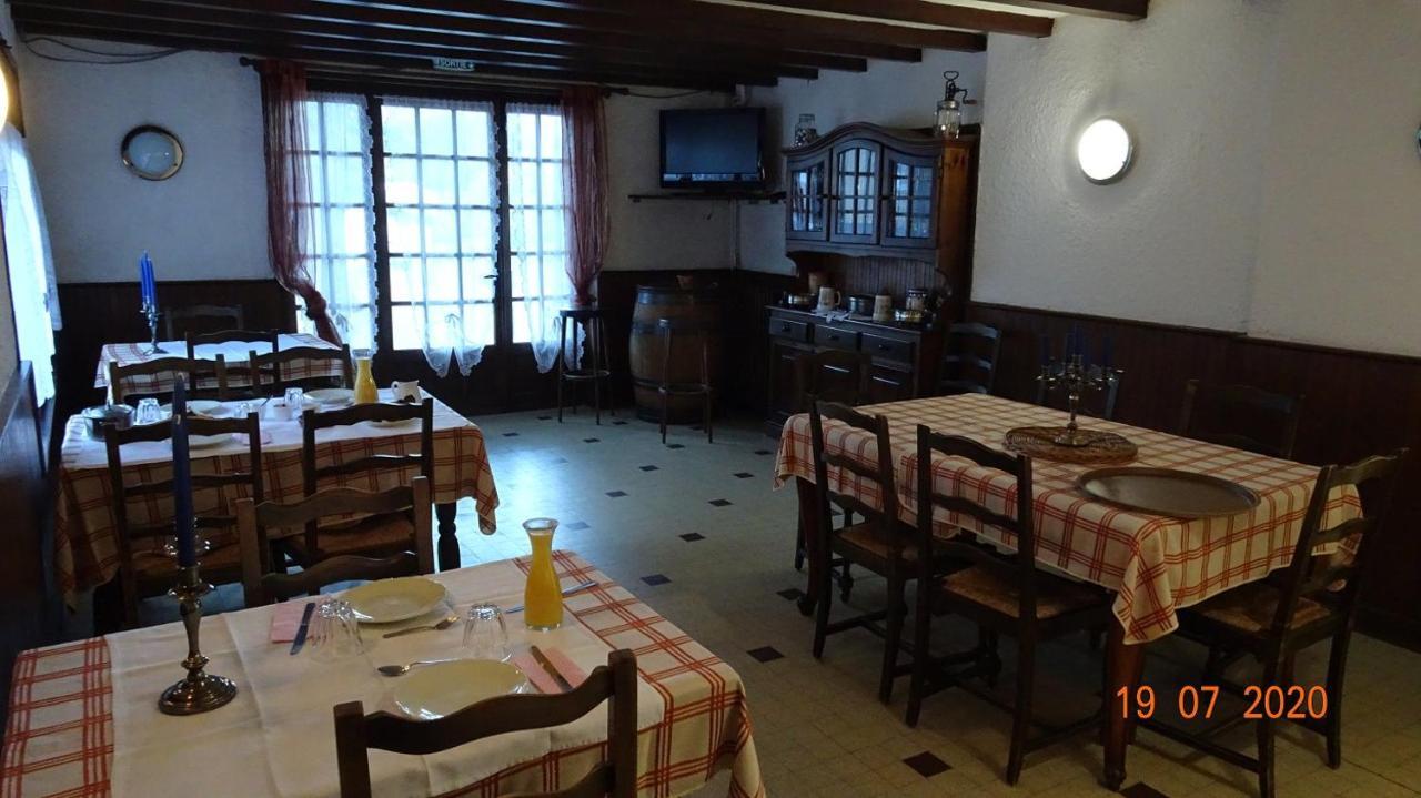 Au Pont De La Gineze Bed and Breakfast Barjac  Buitenkant foto
