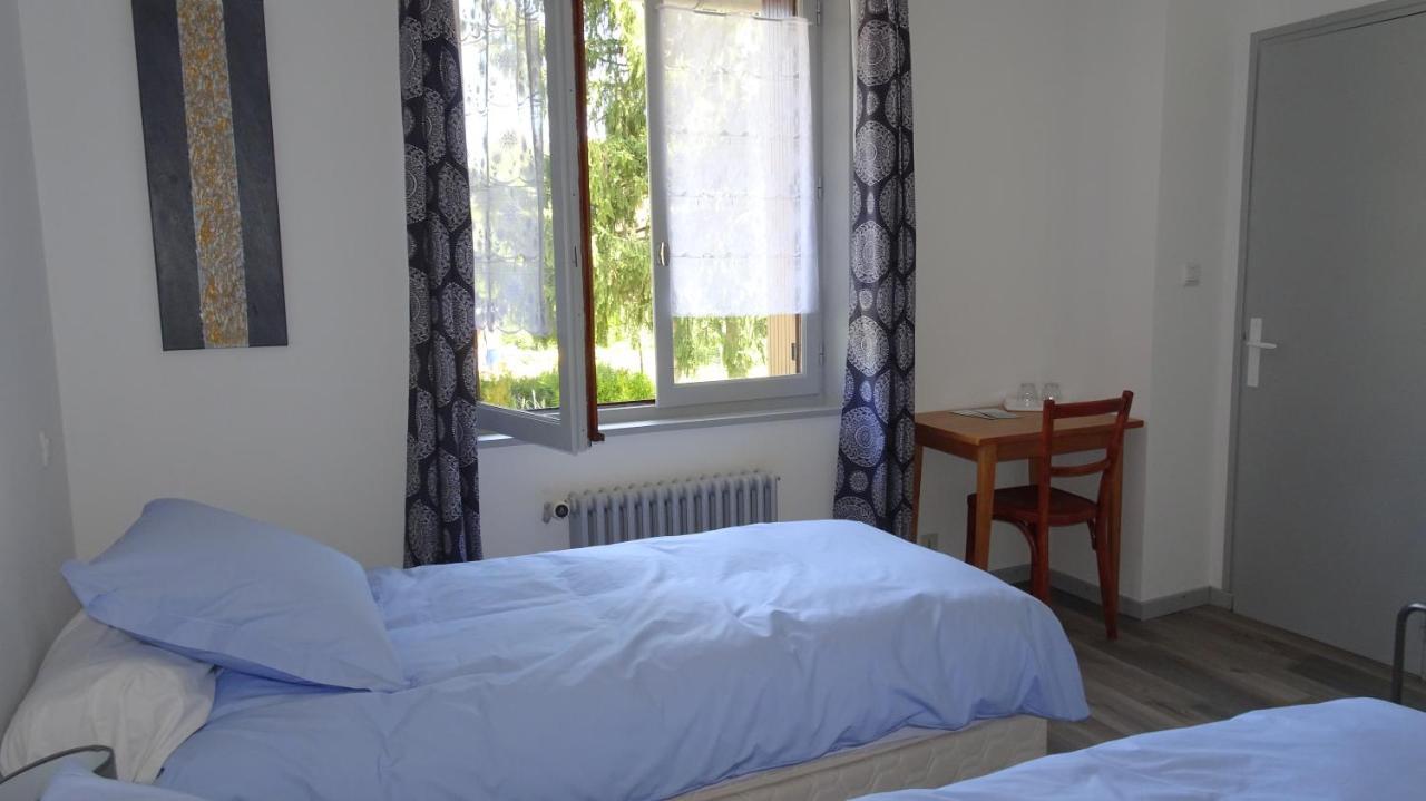 Au Pont De La Gineze Bed and Breakfast Barjac  Buitenkant foto