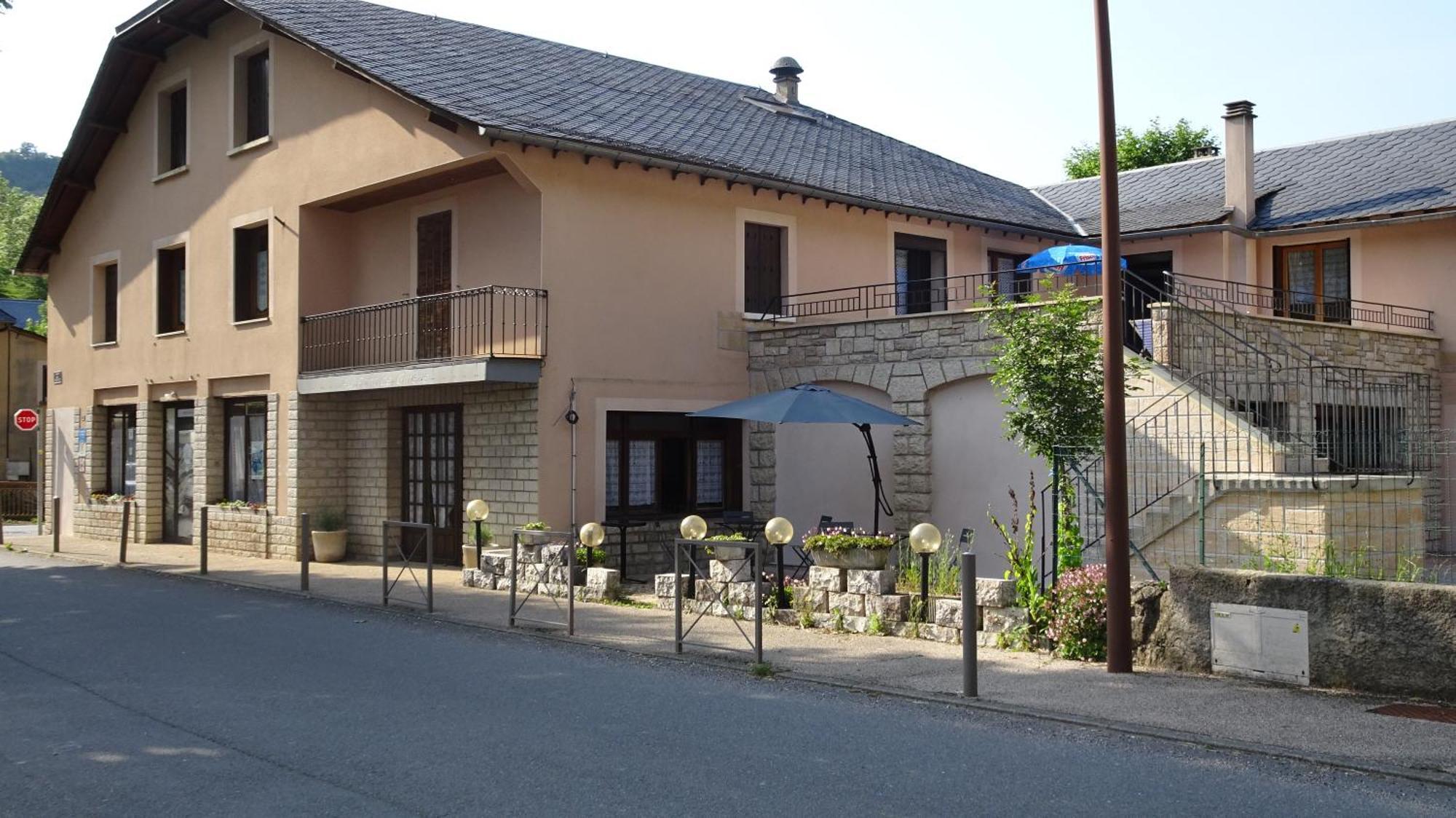 Au Pont De La Gineze Bed and Breakfast Barjac  Buitenkant foto