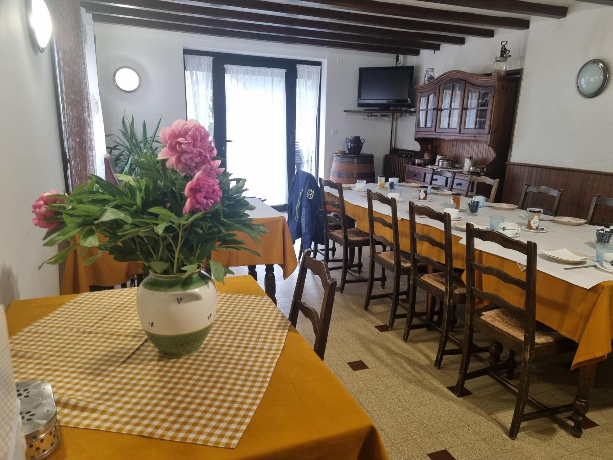 Au Pont De La Gineze Bed and Breakfast Barjac  Buitenkant foto